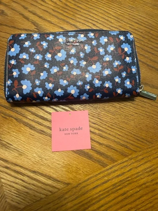 Kate Spade Blue and Red Floral Wallet W 4.75 L8 - Picture 4 of 15